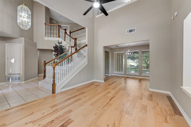 2569 Castle Circle, Fort Worth, TX 76108