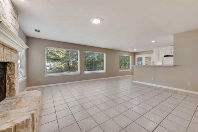 2569 Castle Circle, Fort Worth, TX 76108