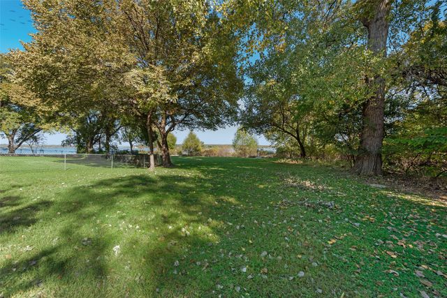 2569 Castle Circle, Fort Worth, TX 76108