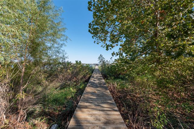 2569 Castle Circle, Fort Worth, TX 76108