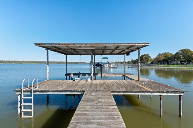 2569 Castle Circle, Fort Worth, TX 76108