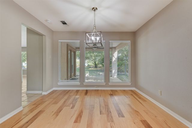 2569 Castle Circle, Fort Worth, TX 76108