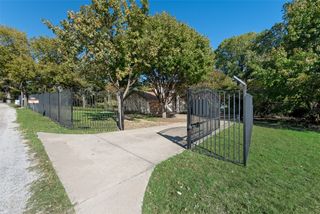 2569 Castle Circle, Fort Worth, TX 76108