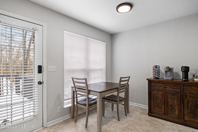 11600 Chinook Ct, Louisville, KY 40299