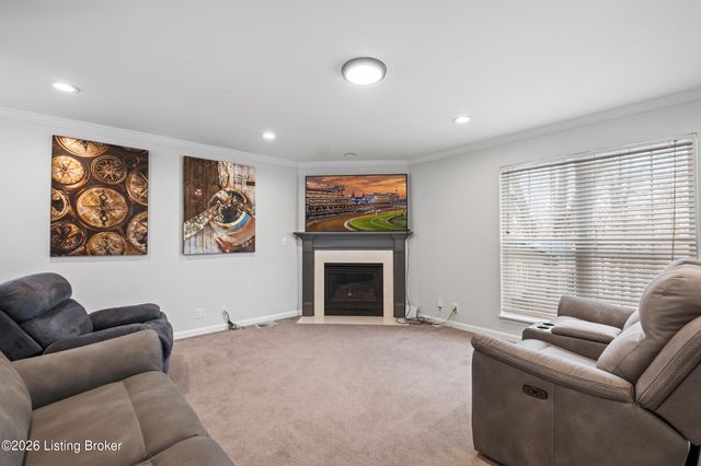 11600 Chinook Ct, Louisville, KY 40299