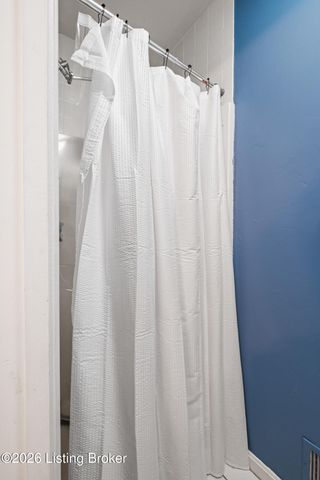 11600 Chinook Ct, Louisville, KY 40299