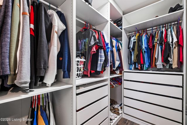 11600 Chinook Ct, Louisville, KY 40299