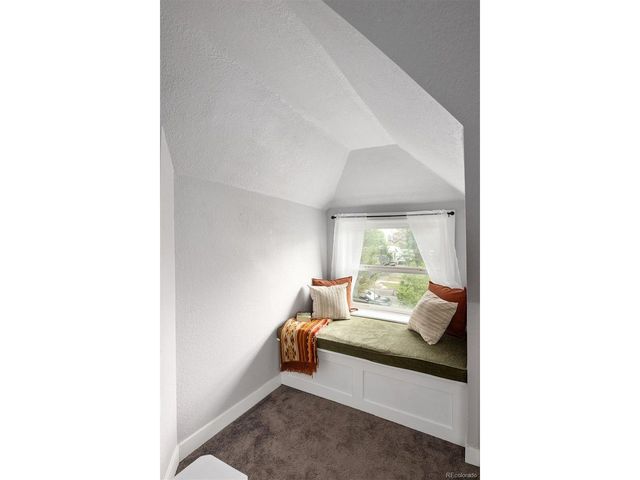 940 S Logan St, Denver, CO 80209