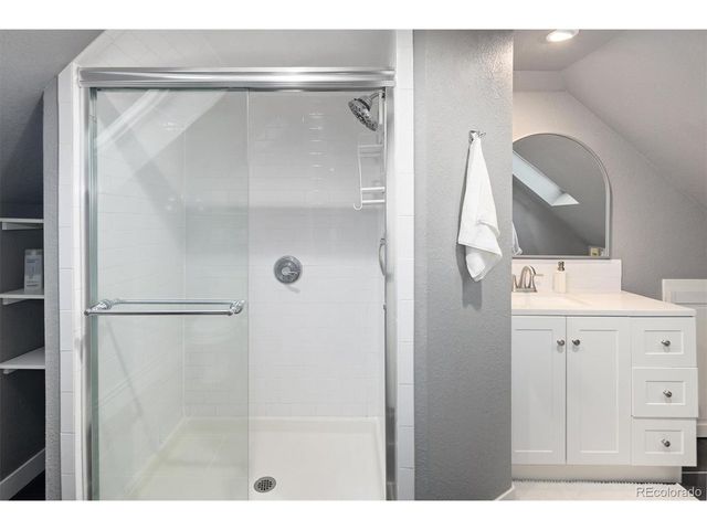 940 S Logan St, Denver, CO 80209