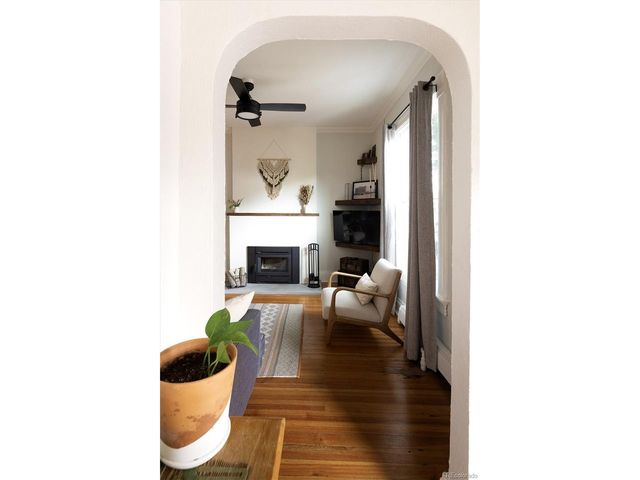 940 S Logan St, Denver, CO 80209