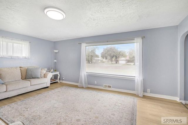 160 W Oak Street, Shelley, ID 83274