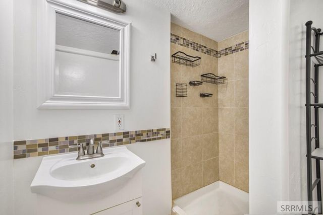160 W Oak Street, Shelley, ID 83274