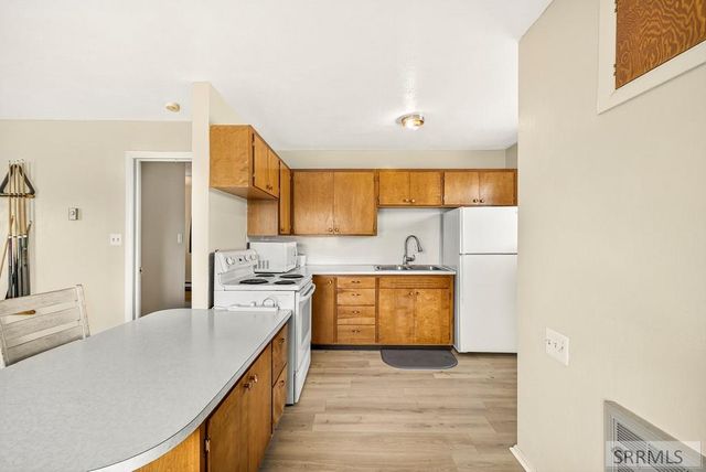 160 W Oak Street, Shelley, ID 83274