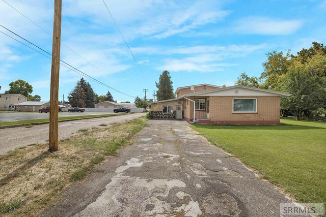 160 W Oak Street, Shelley, ID 83274