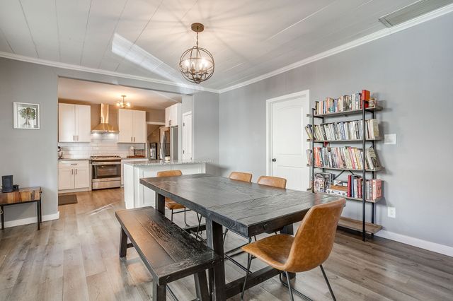 1220 W Arlington Avenue, Fort Worth, TX 76110