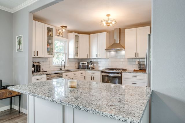 1220 W Arlington Avenue, Fort Worth, TX 76110