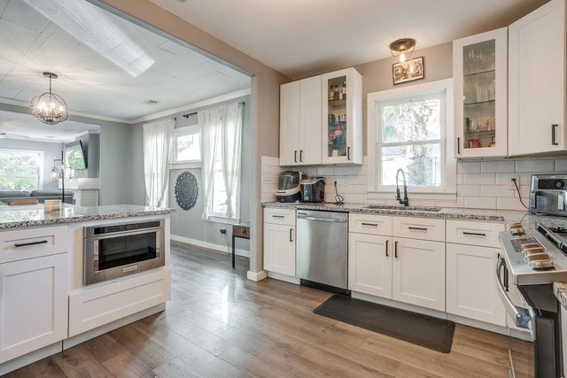 1220 W Arlington Avenue, Fort Worth, TX 76110