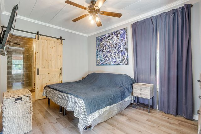 1220 W Arlington Avenue, Fort Worth, TX 76110