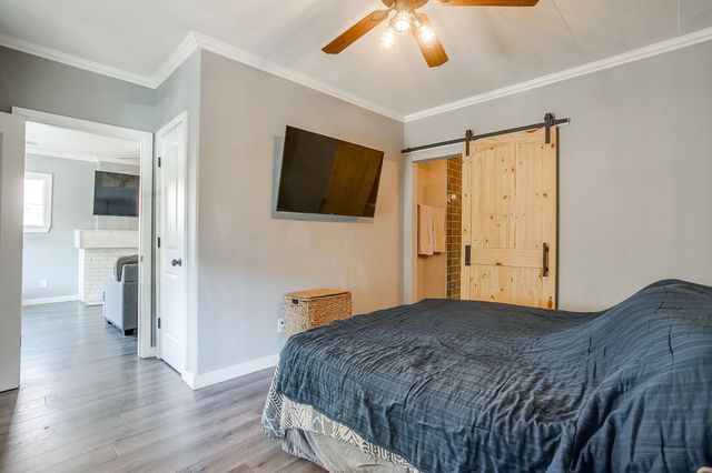 1220 W Arlington Avenue, Fort Worth, TX 76110