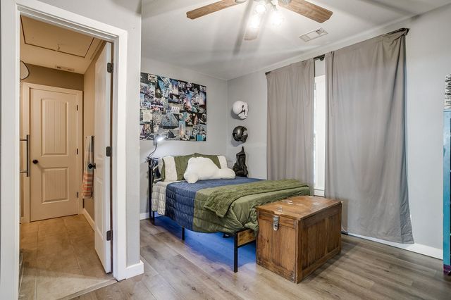 1220 W Arlington Avenue, Fort Worth, TX 76110