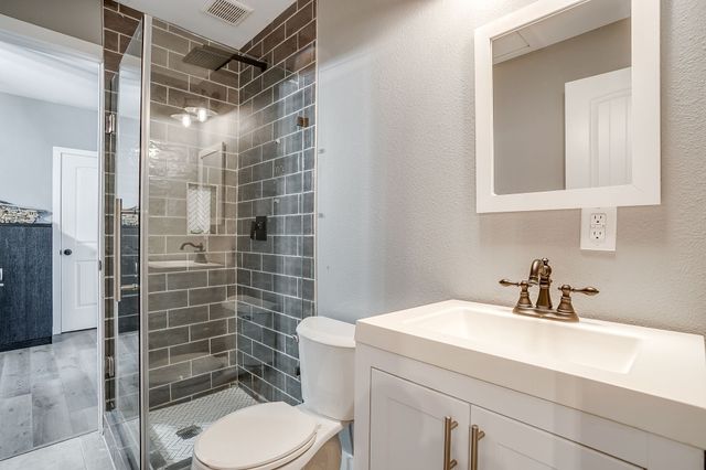 1220 W Arlington Avenue, Fort Worth, TX 76110