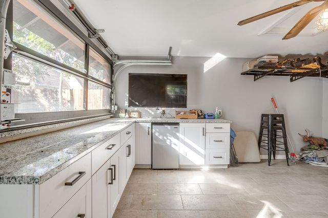 1220 W Arlington Avenue, Fort Worth, TX 76110