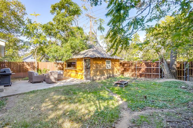 1220 W Arlington Avenue, Fort Worth, TX 76110