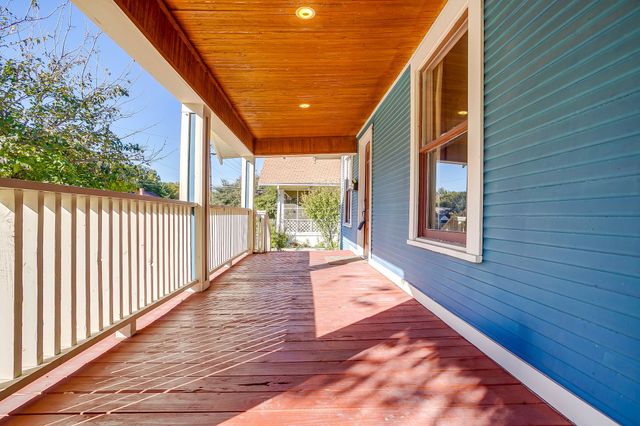 1220 W Arlington Avenue, Fort Worth, TX 76110