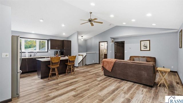 277 Red Ridge Road, Good Thunder, MN 56037