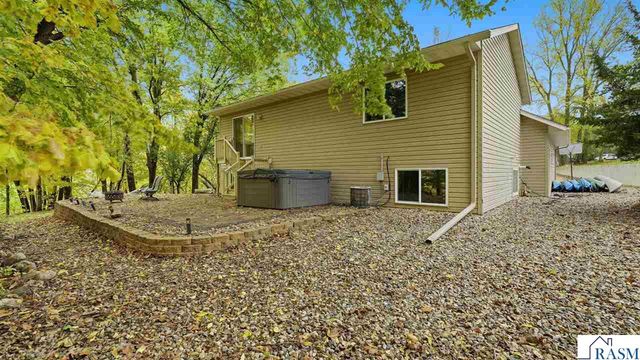 277 Red Ridge Road, Good Thunder, MN 56037