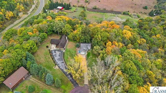 277 Red Ridge Road, Good Thunder, MN 56037