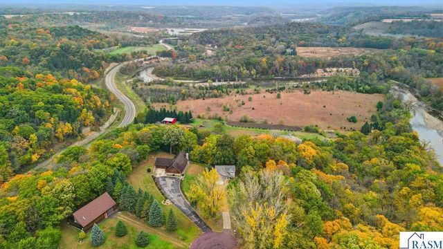 277 Red Ridge Road, Good Thunder, MN 56037