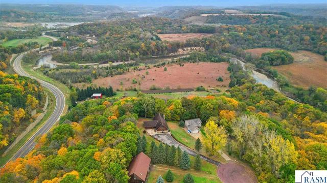 277 Red Ridge Road, Good Thunder, MN 56037