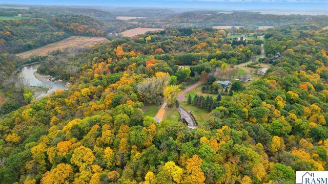 277 Red Ridge Road, Good Thunder, MN 56037