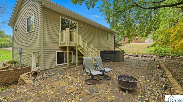 277 Red Ridge Road, Good Thunder, MN 56037
