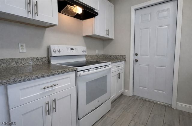 12274 1st ST, Fort Myers, FL 33905