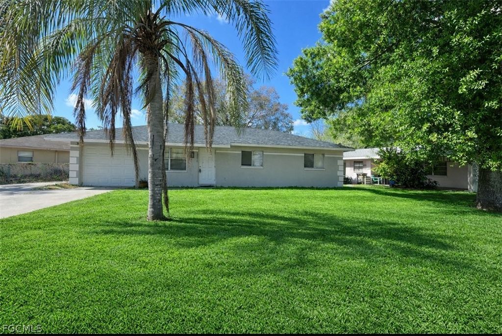 12274 1st ST, Fort Myers, FL 33905