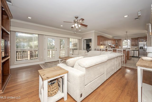 3301 Pineridge Drive, Ocean Springs, MS 39564