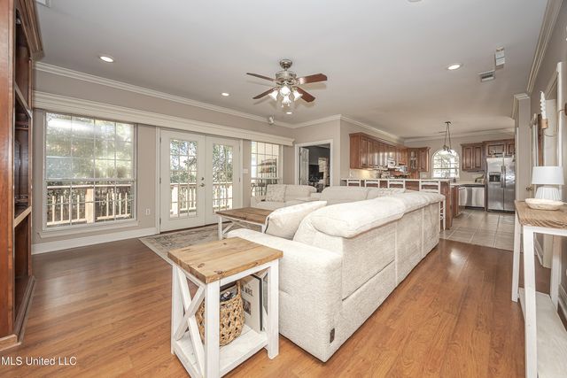 3301 Pineridge Drive, Ocean Springs, MS 39564