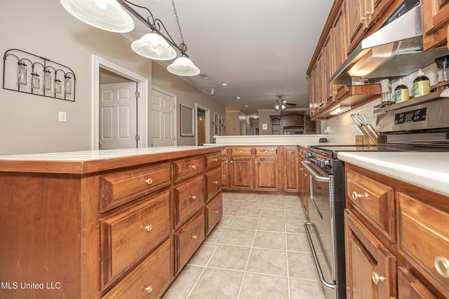 3301 Pineridge Drive, Ocean Springs, MS 39564