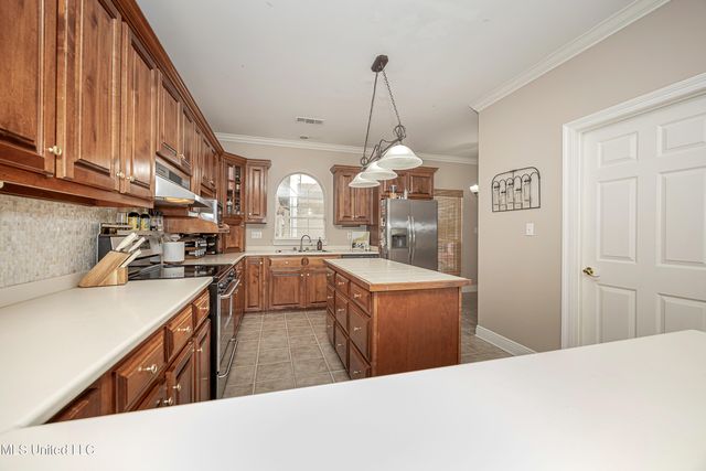 3301 Pineridge Drive, Ocean Springs, MS 39564