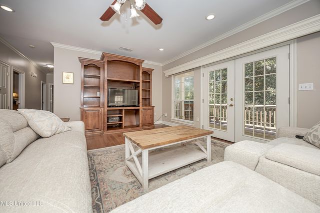 3301 Pineridge Drive, Ocean Springs, MS 39564