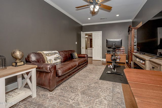 3301 Pineridge Drive, Ocean Springs, MS 39564