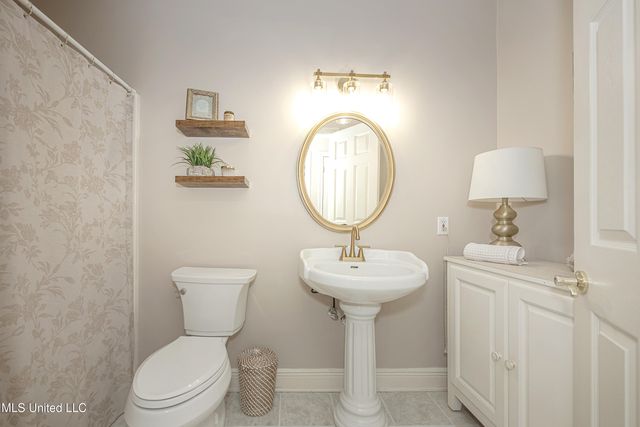 3301 Pineridge Drive, Ocean Springs, MS 39564