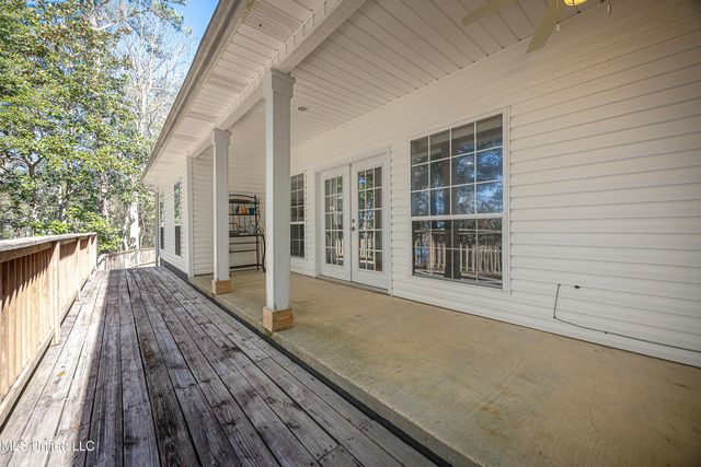 3301 Pineridge Drive, Ocean Springs, MS 39564