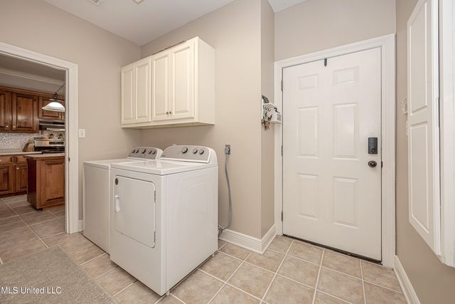 3301 Pineridge Drive, Ocean Springs, MS 39564