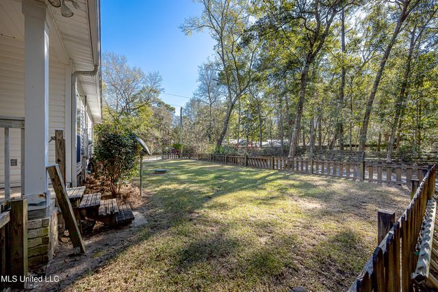 3301 Pineridge Drive, Ocean Springs, MS 39564