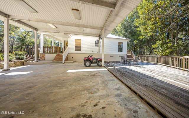 3301 Pineridge Drive, Ocean Springs, MS 39564