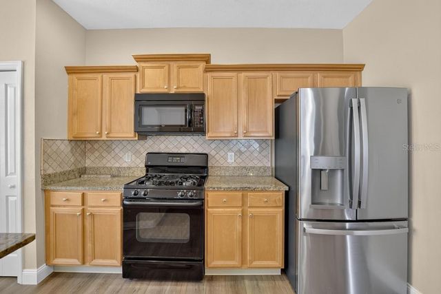 5605 HAWKLAKE ROAD, Lithia, FL 33547