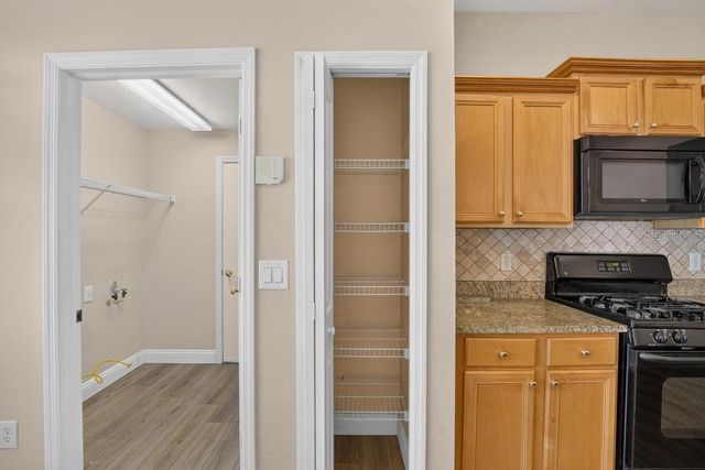5605 HAWKLAKE ROAD, Lithia, FL 33547